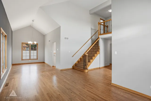 $499,900 | 9704 West Shore Drive, Oak Lawn, IL 60453