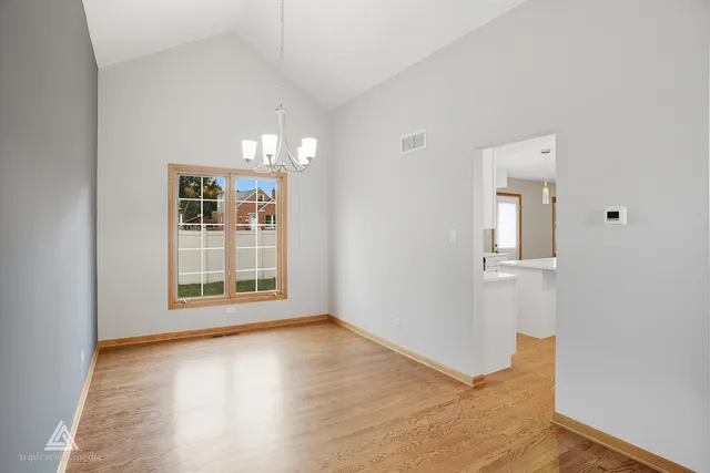 $499,900 | 9704 West Shore Drive, Oak Lawn, IL 60453