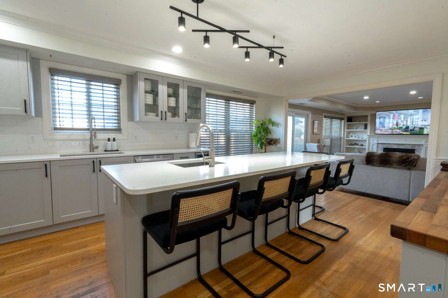 80 3rd Avenue Stratford, CT 06615 - Photo 5 of 39