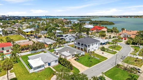 $775,000 | 105 3rd Street, Belleair Beach, FL 33786