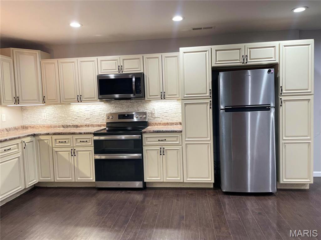 38 Byrd Drive Sikeston, MO 63801 - Photo 5 of 24