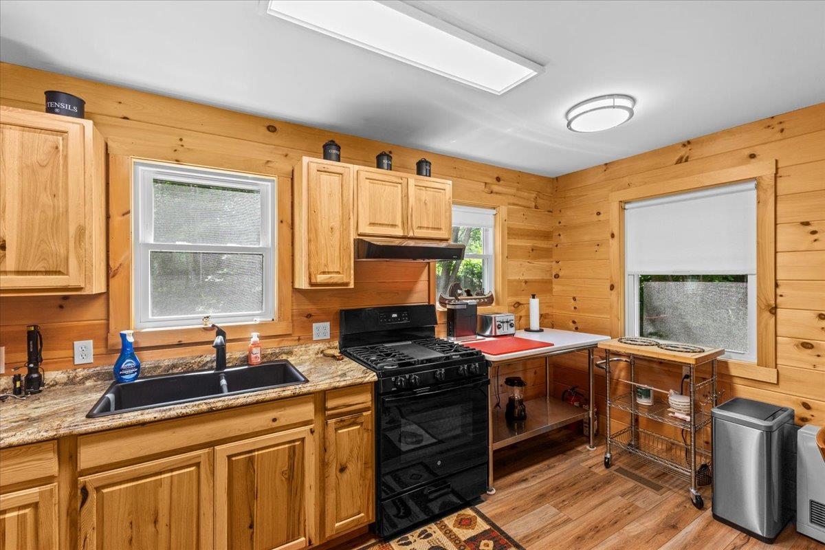 439 Sniderbrook Road Westfield, VT 05874 - Photo 7 of 32