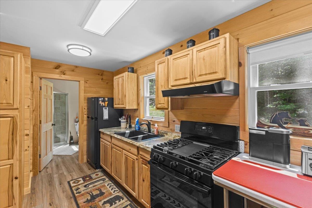 439 Sniderbrook Road Westfield, VT 05874 - Photo 8 of 32