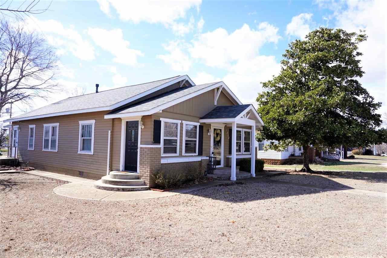 1010 Elm Street Perry, OK 73077 - Photo 2 of 29 Gallery Image 2