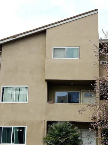 $520,000 | 10757 Hortense Street, Unit 112, North Hollywood, CA 91602