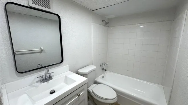 $1,700 | 760 Southeast 2nd Avenue, Unit D111, Deerfield Beach, FL 33441