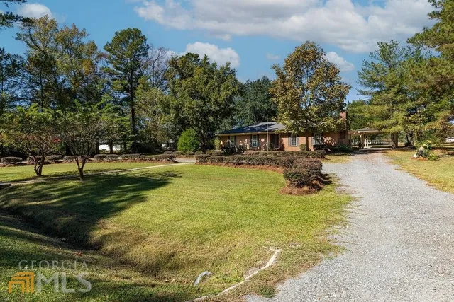 $1,900 | 404 East 1st Street, Springfield, GA 31329