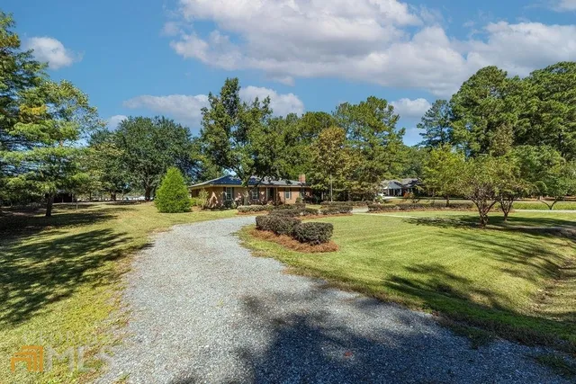 $1,900 | 404 East 1st Street, Springfield, GA 31329