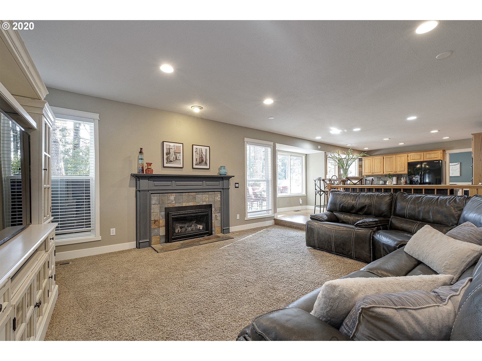 9805 Southwest Dapplegrey Loop Beaverton, OR 97008 - Photo 13 of 31 Gallery Image 13