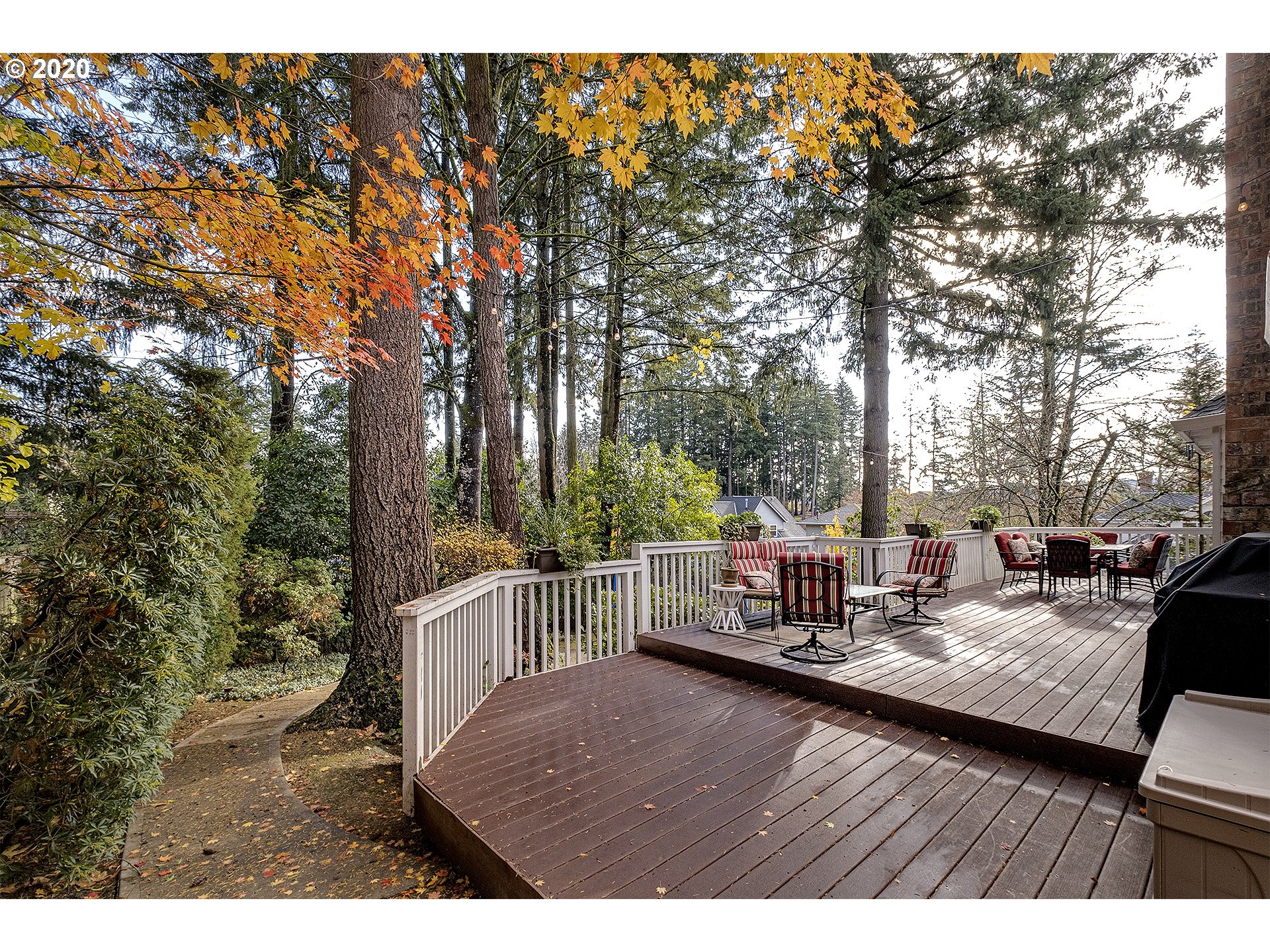 9805 Southwest Dapplegrey Loop Beaverton, OR 97008 - Photo 27 of 31 Gallery Image 27