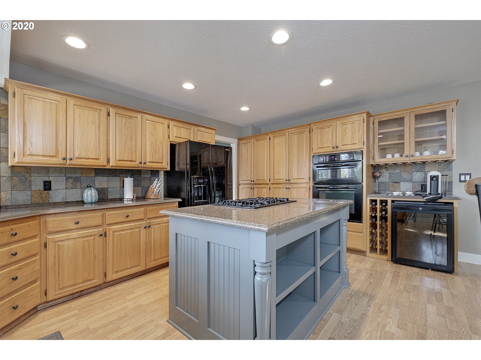 9805 Southwest Dapplegrey Loop Beaverton, OR 97008 - Photo 10 of 31 Gallery Image 10