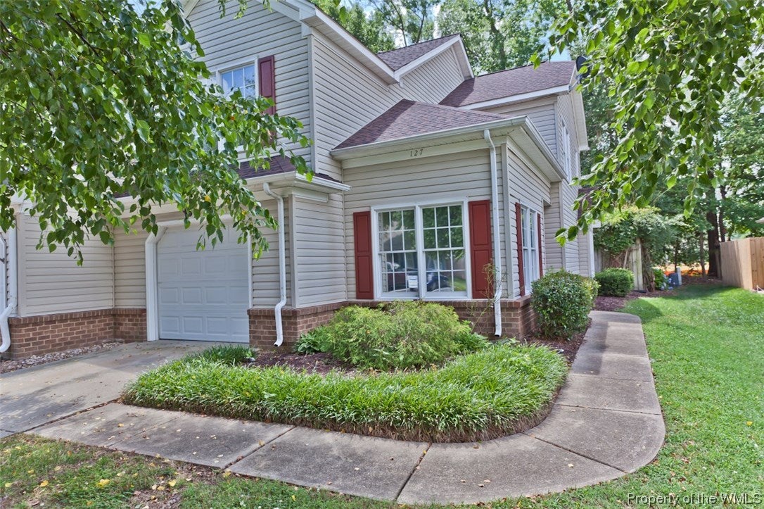 127 Rustling Oak Ridge Yorktown, VA 23692 - Photo 1 of 22 Gallery Image 1