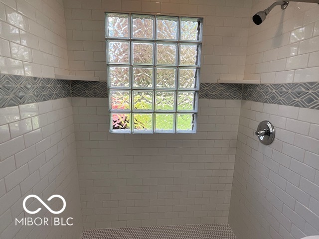 1935 Randall Road Indianapolis, IN 46240 - Photo 5 of 24