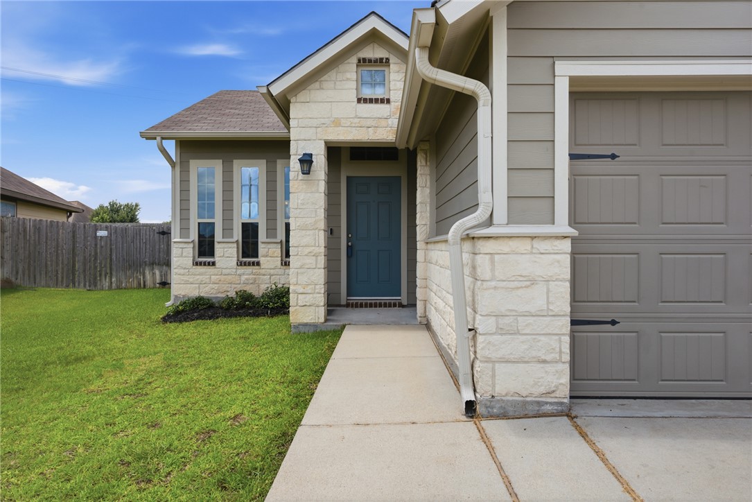 2061 Positano Loop Bryan, TX 77808 - Photo 2 of 23 Gallery Image 2