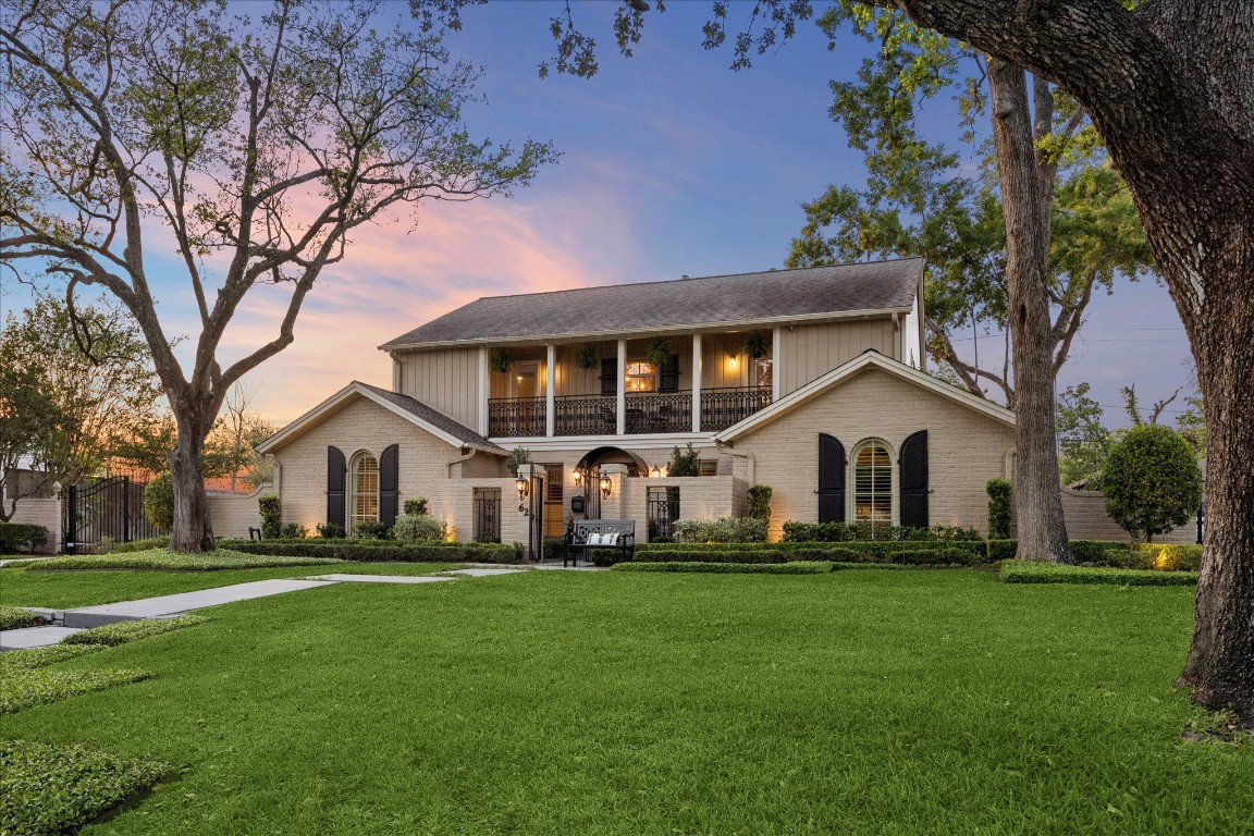 627 Ramblewood Road Houston, TX 77079 - Photo 2 of 48