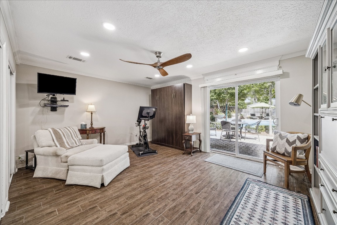 627 Ramblewood Road Houston, TX 77079 - Photo 29 of 48 GUEST apartment bedroom with fold up murphy bed