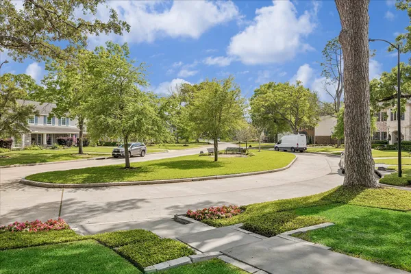 $1,795,000 | 627 Ramblewood Road, Houston, TX 77079