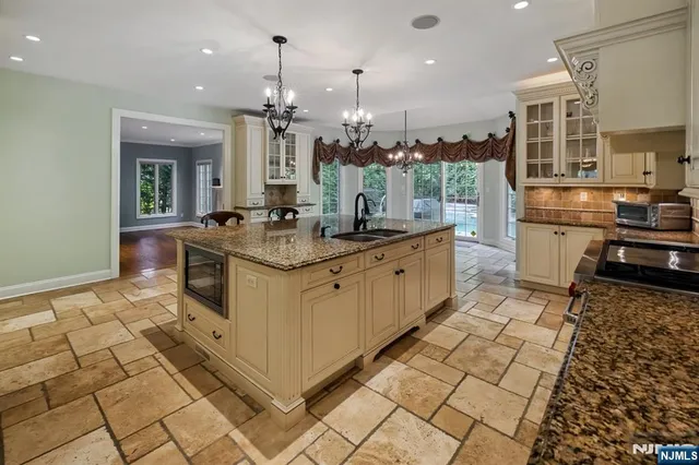 $2,775,000 | 8 Church Court, Closter, NJ 07624