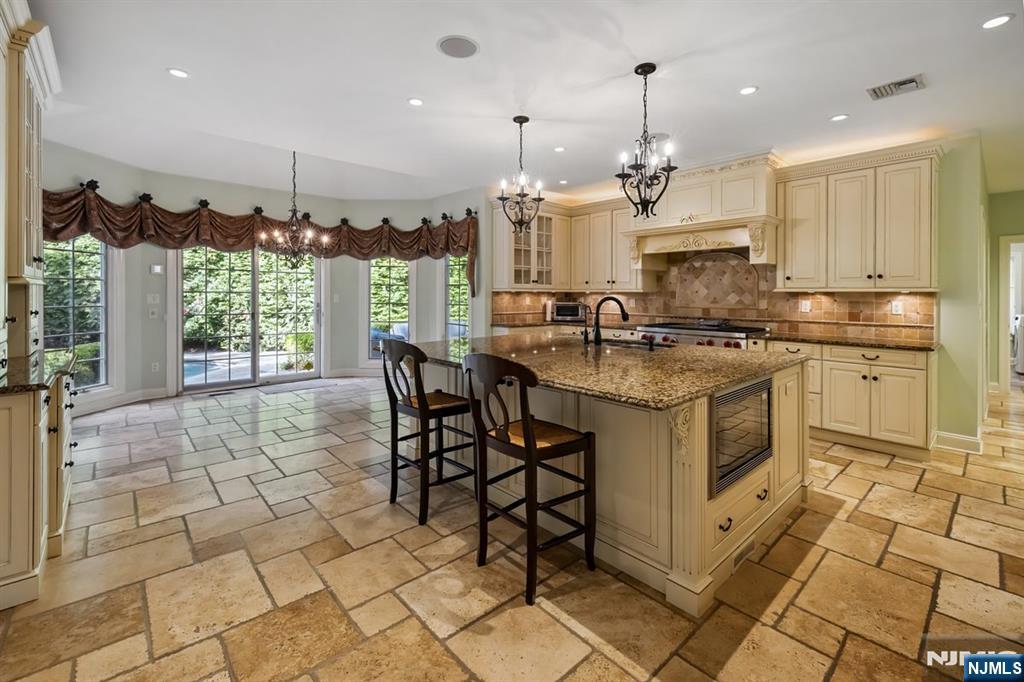 8 Church Court Closter, NJ 07624 - Photo 12 of 36