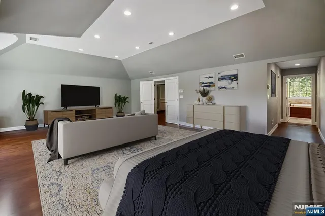 $2,775,000 | 8 Church Court, Closter, NJ 07624