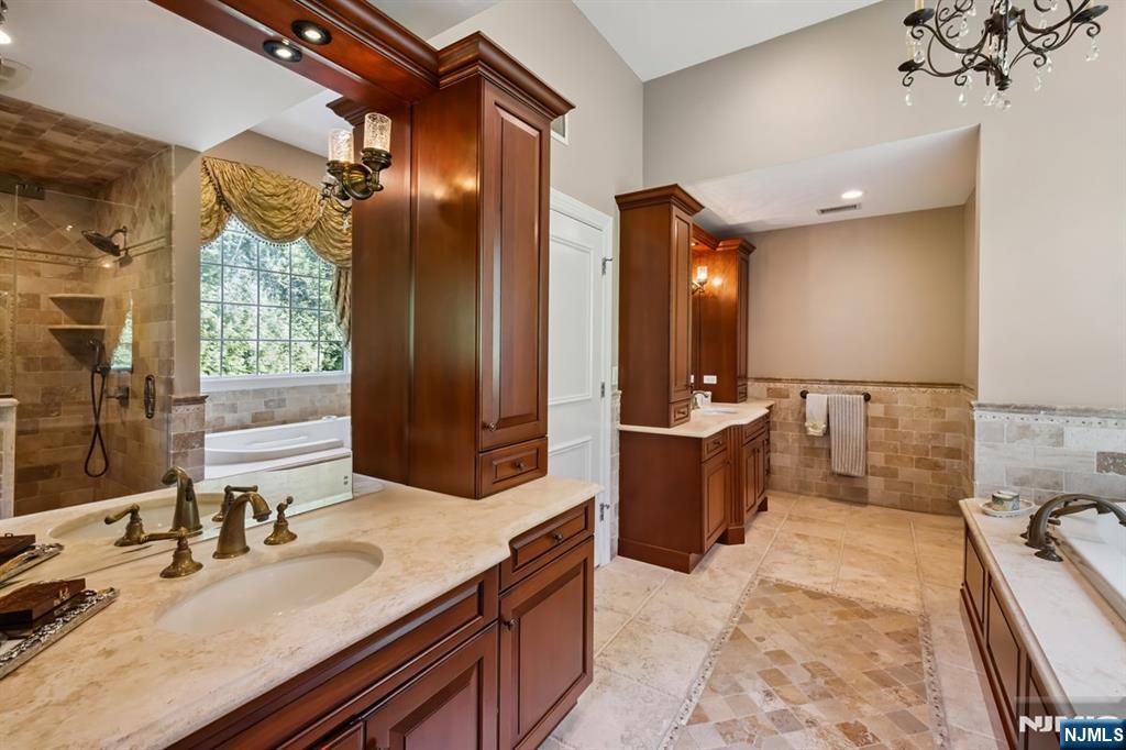 8 Church Court Closter, NJ 07624 - Photo 19 of 36