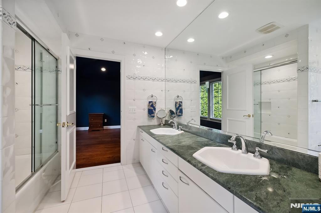 8 Church Court Closter, NJ 07624 - Photo 24 of 36