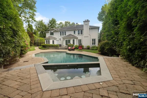 $2,775,000 | 8 Church Court, Closter, NJ 07624
