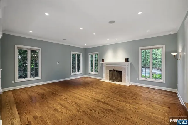 $2,775,000 | 8 Church Court, Closter, NJ 07624