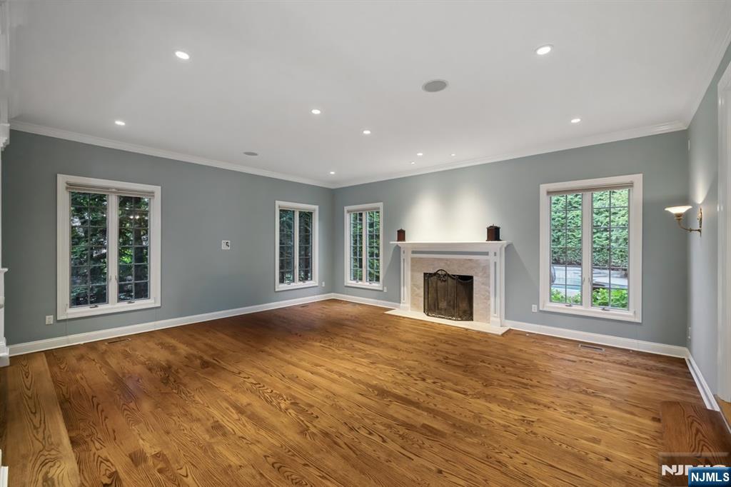 8 Church Court Closter, NJ 07624 - Photo 9 of 36