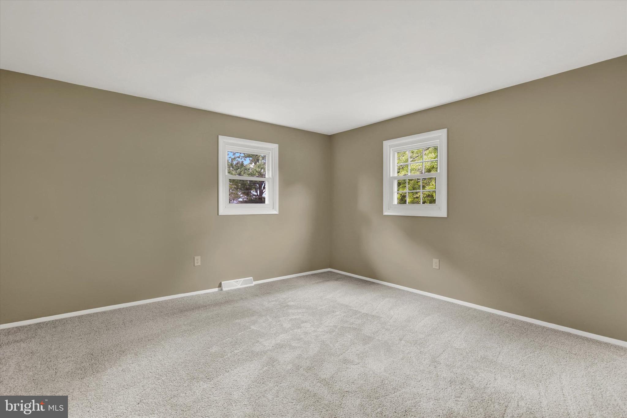 2441 River Road Middletown, PA 17057 - Photo 11 of 20 an empty room with windows