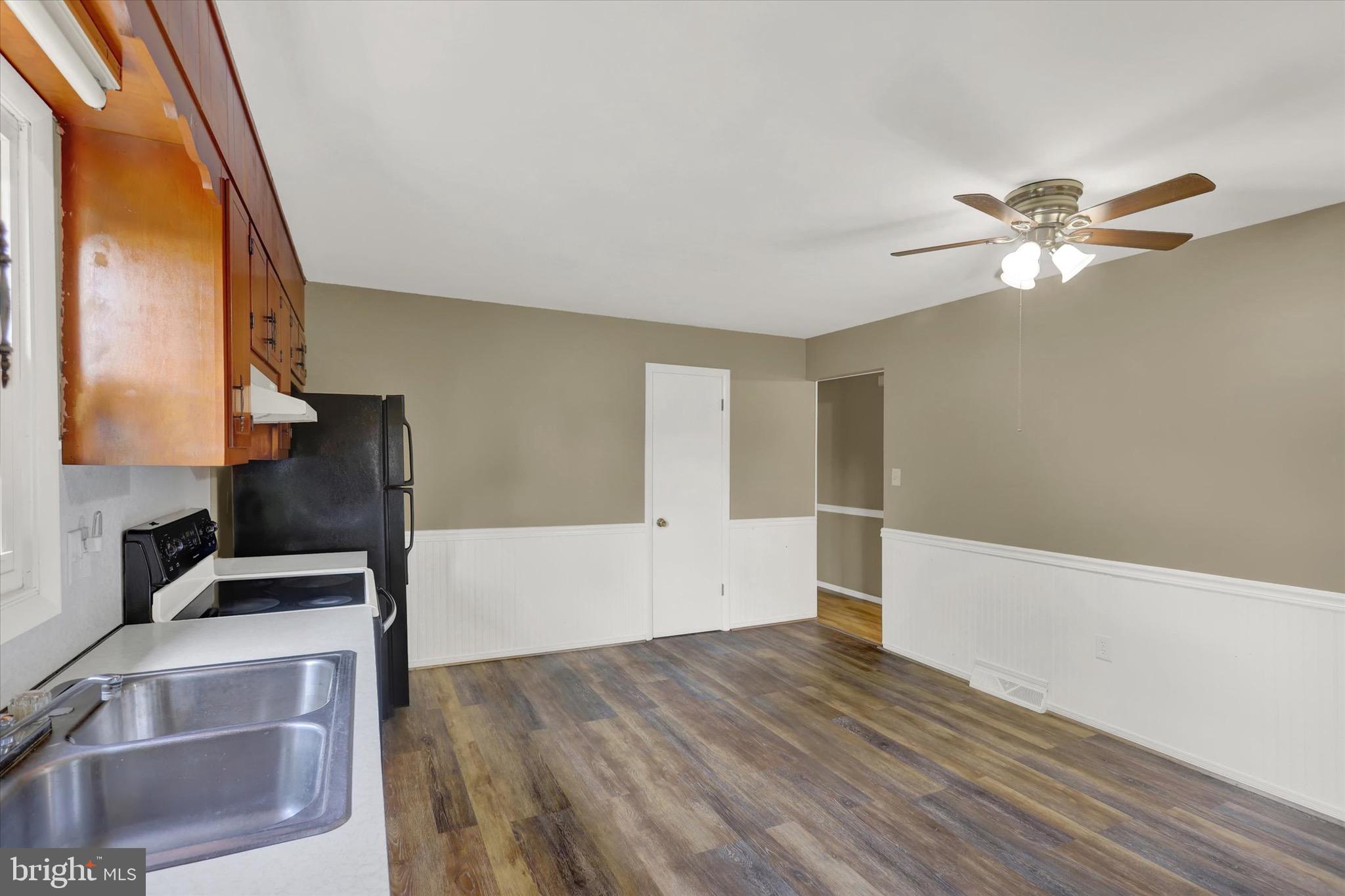 2441 River Road Middletown, PA 17057 - Photo 5 of 20 a view of empty room with wooden floor