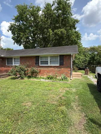 $1,295 | 100 Glenmont Drive, Unit B, Nashville, TN 37210