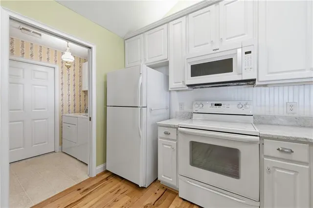 $419,000 | 945 Burnt Hickory Circle Northwest, Unit 8, Marietta, GA 30064