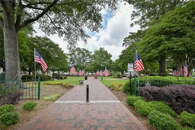 $425,000 | 945 Burnt Hickory Circle Northwest, Unit 8, Marietta, GA 30064