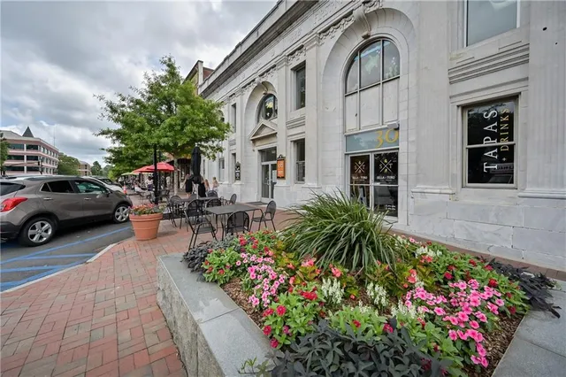 $419,000 | 945 Burnt Hickory Circle Northwest, Unit 8, Marietta, GA 30064