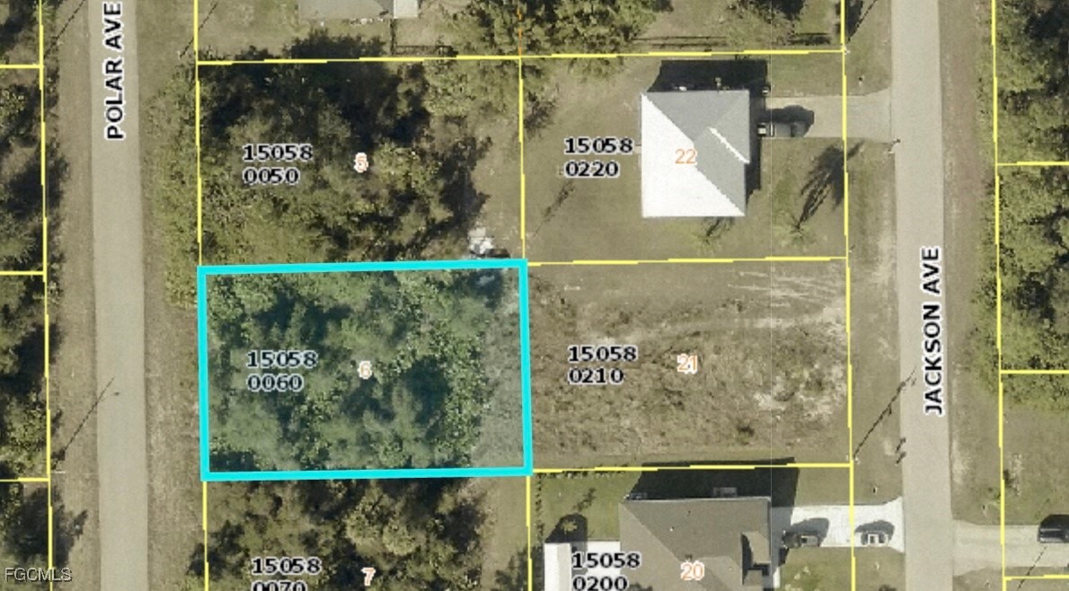 2014 Polar Avenue Alva, FL 33920 - Photo 2 of 2 a bathroom with a shower