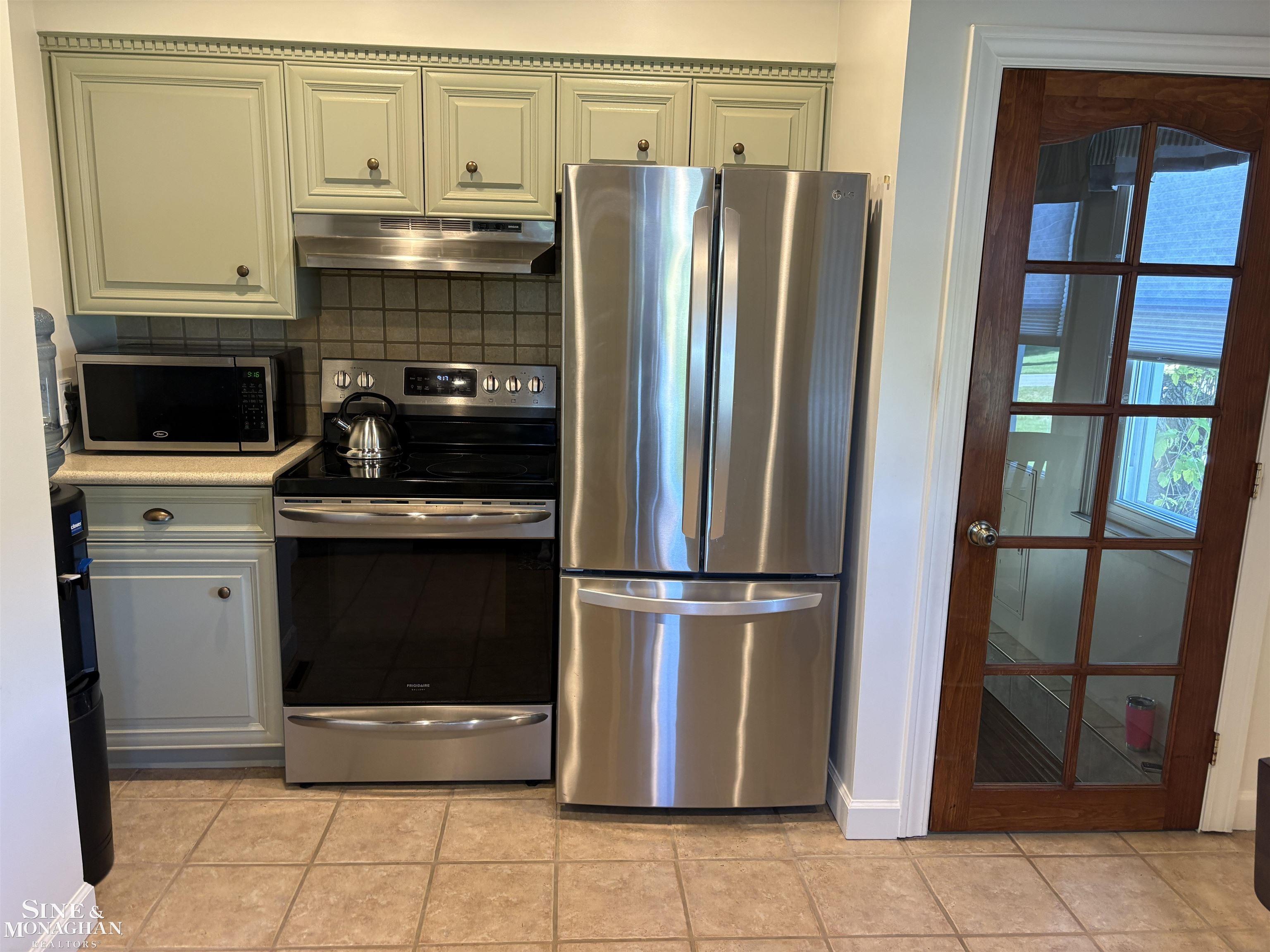 6281 Lindsey Road East China, MI 48054 - Photo 8 of 55