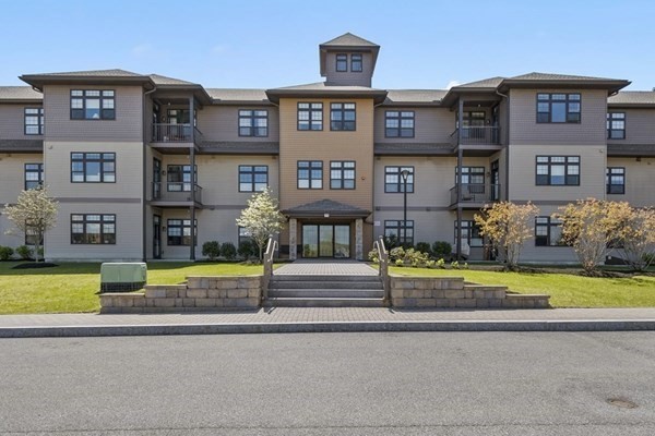 11 Executive Drive, Unit 112 Stoneham, MA 02180 - Photo 2 of 17