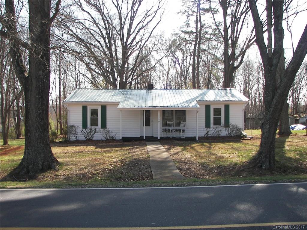 3897 River Road Hickory, NC 28602 - Photo 3 of 24