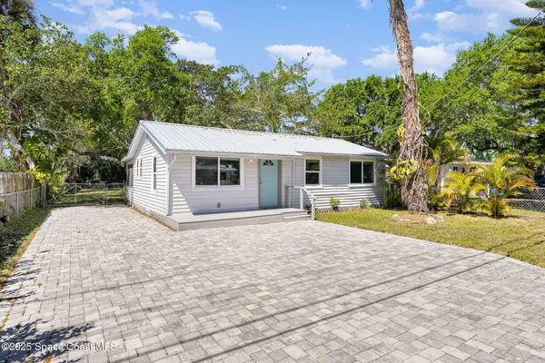 $2,000 | 475 South Banana River Drive, Merritt Island, FL 32952