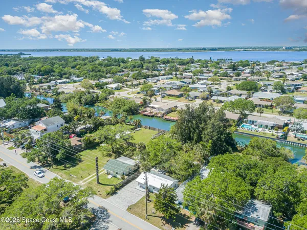 $2,000 | 475 South Banana River Drive, Merritt Island, FL 32952