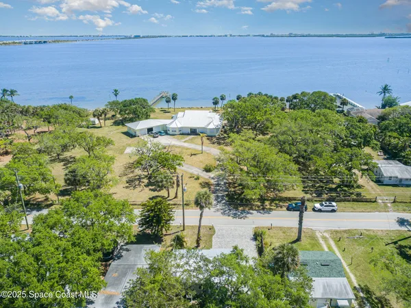 $2,000 | 475 South Banana River Drive, Merritt Island, FL 32952