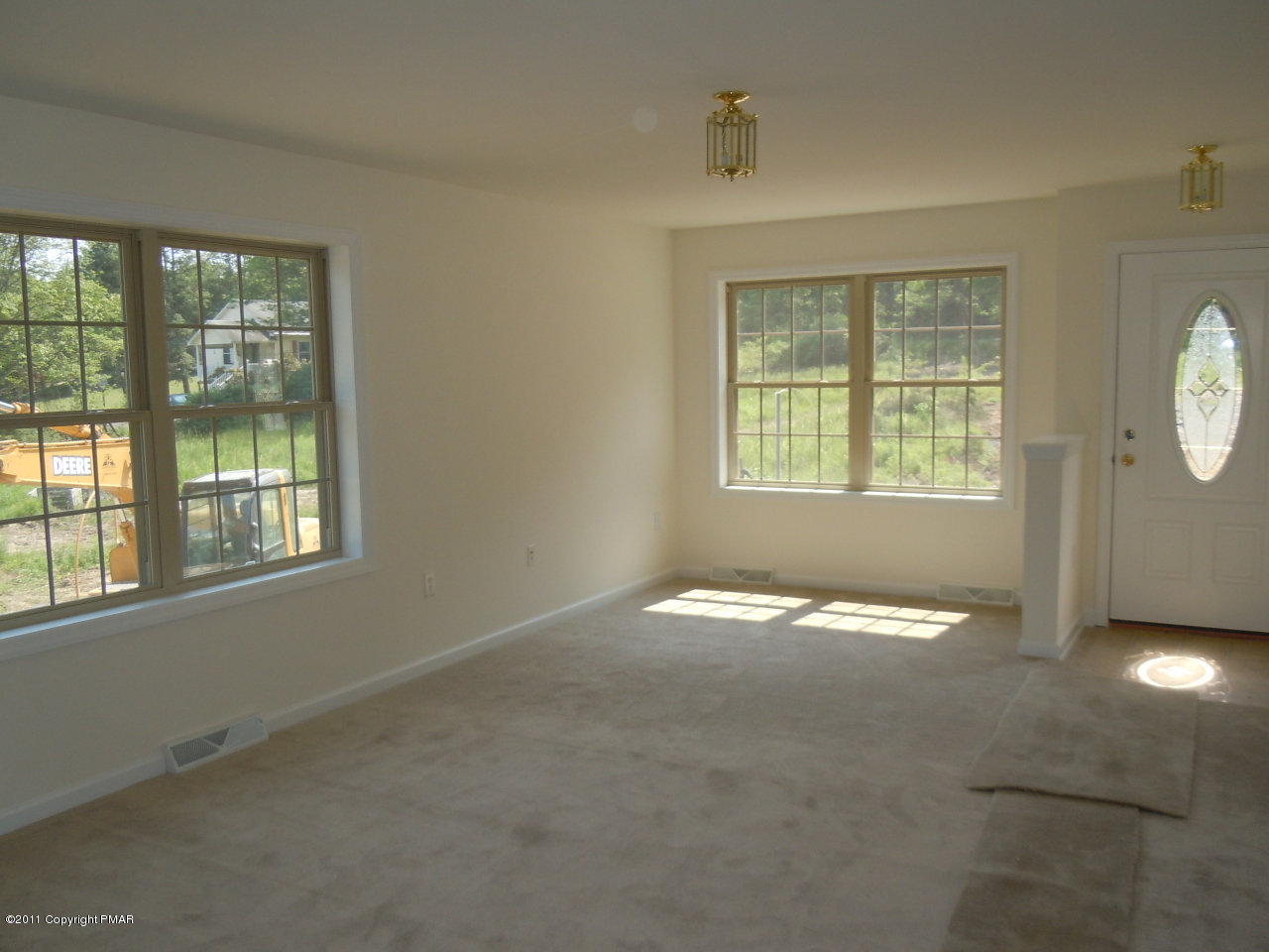 10 Mazetti Road Stroudsburg, PA 18360 - Photo 3 of 13 Living Room