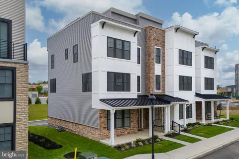 $1,200,000 | 304 Squire Drive, Newtown Square, PA 19073