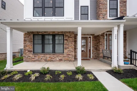 $1,200,000 | 304 Squire Drive, Newtown Square, PA 19073