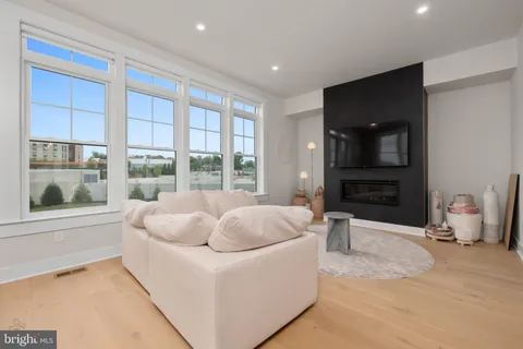 $1,200,000 | 304 Squire Drive, Newtown Square, PA 19073