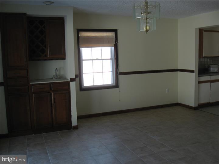 423 Creek Road Bellmawr, NJ 08031 - Photo 5 of 18 Dining Room