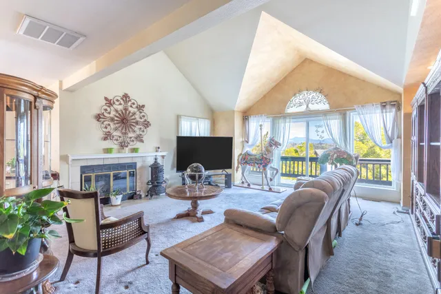 $639,000 | 1025 Chardonnay Walk, Redding, CA 96001