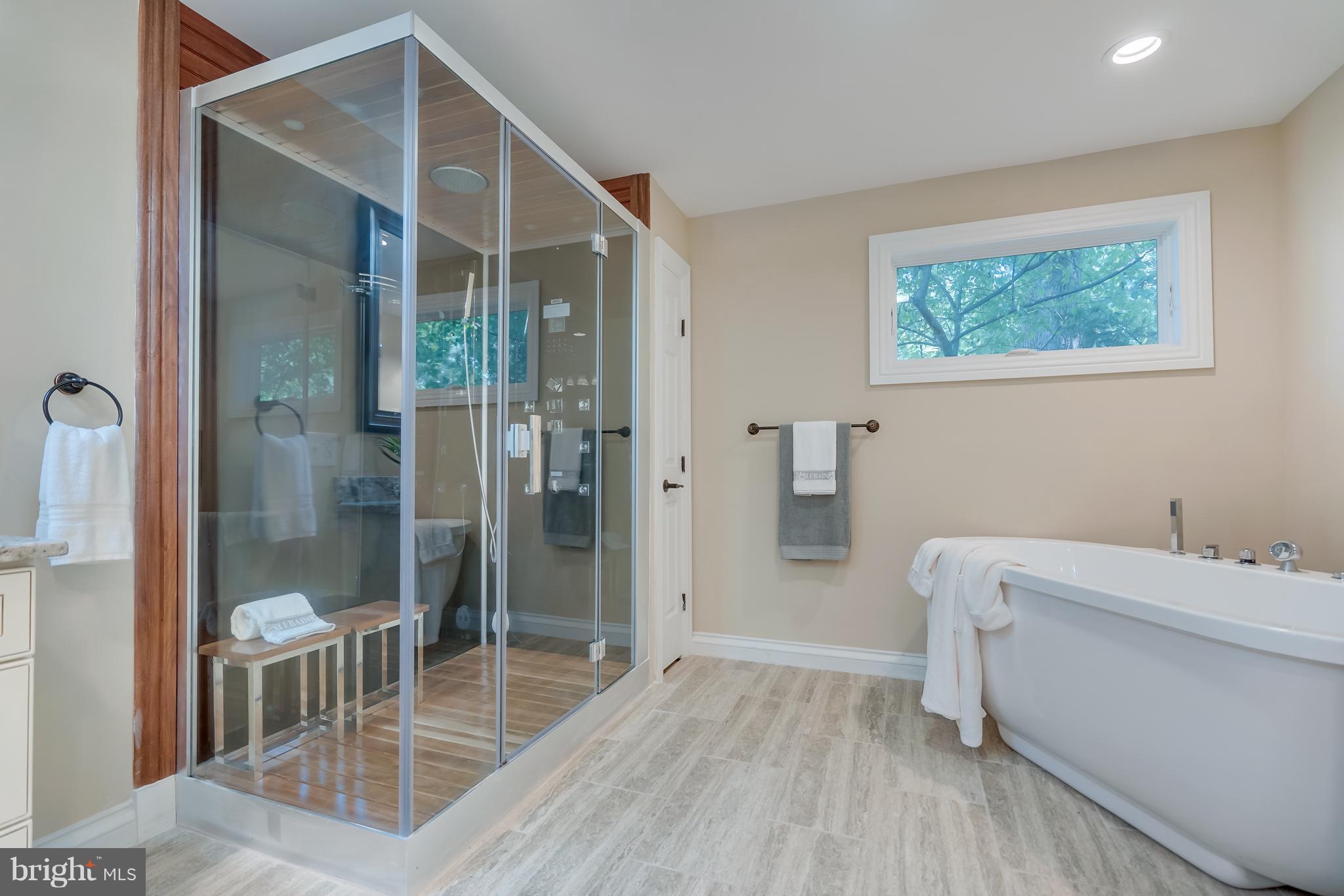 1415 Julia Avenue McLean, VA 22101 - Photo 20 of 30 a bathroom with a bathtub and a sink