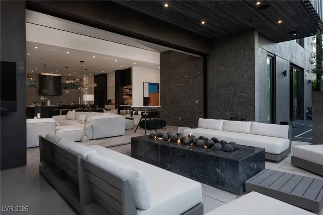 $8,995,000 | 11 Night Song Way, Las Vegas, NV 89135